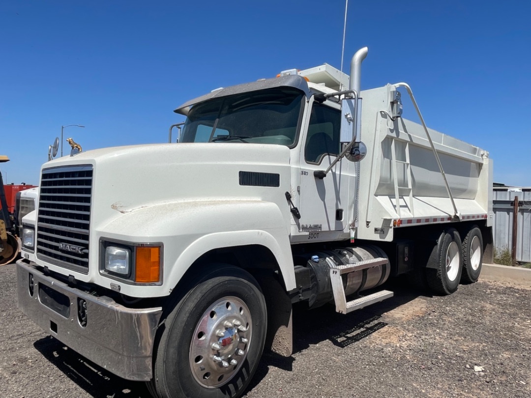 2015 MACK PINNACLE CHU613 - Image 2